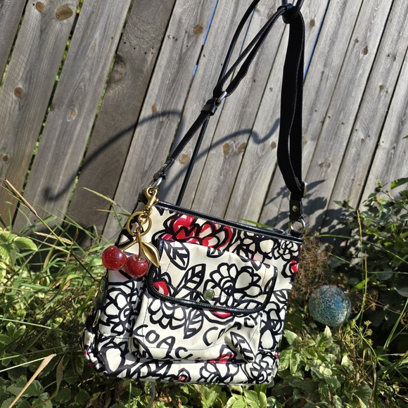 COACH Graffiti Kyra Poppy black white red sateen shoulder crossbody bag F16864 - Picture 1 of 11